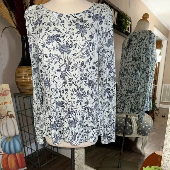 Lucky Brand • Long Sleeve Floral Blouse - Picture 8 of 10